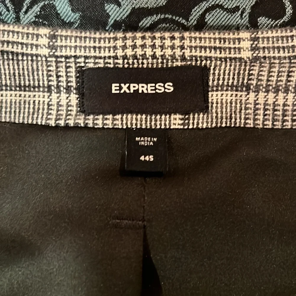 Express Men's Checkered Siur in Black and White, size 44 Small, pants 34x30 - Picture 5 of 12